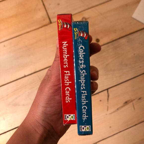 (2) Dr. Seuss NWT Flash Cards Set of 2 Numbers 1-20 and Colors and Shapes - Picture 3 of 3